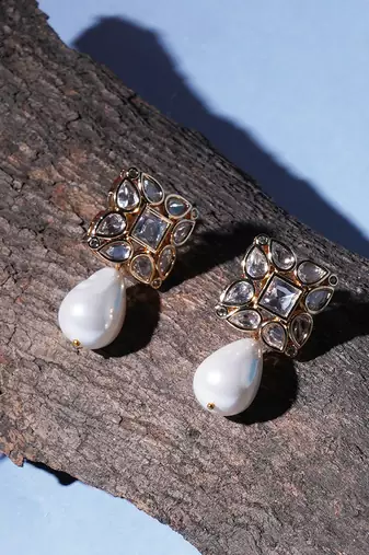 Gold kundan studs with pearl drop