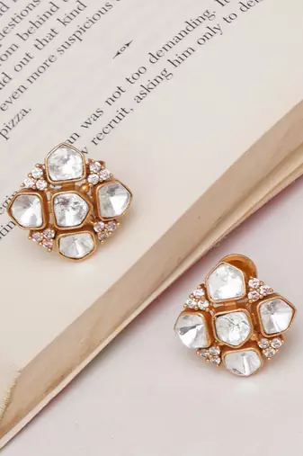 Gold kundan studs