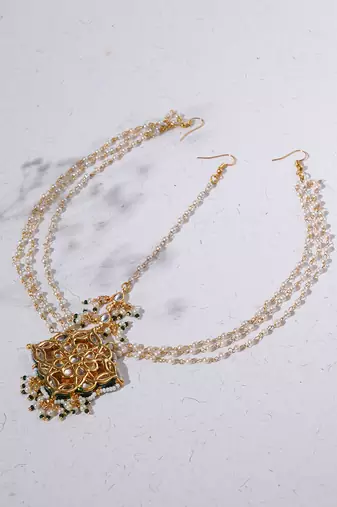 Gold layered pearl matha patti