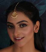 Gold kundan maang tikka