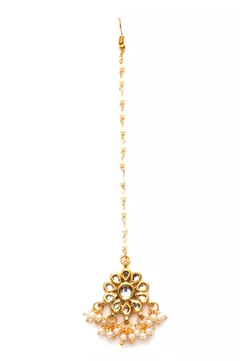 Gold kundan maang tikka