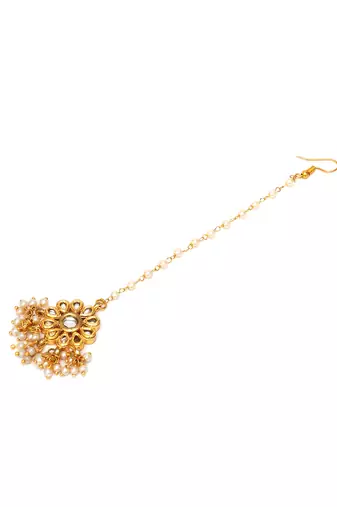 Gold kundan maang tikka