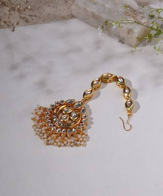 Gold kundan maang tikka 4