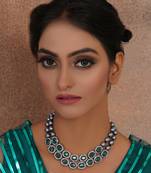 Green stone kundan neckpiece