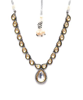 Gold long tear drop dual tone kundan neckpiece 3