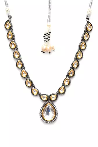 Gold long tear drop dual tone kundan neckpiece