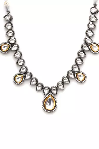 Gold tear drop dual tone kundan neckpiece