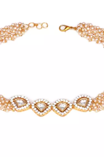 Gold kundan & pearl neckpiece