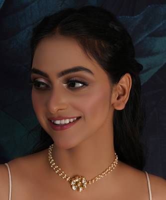 Gold kundan & pearl neckpiece 1