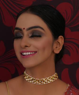Gold kundan & pearl neckpiece 1