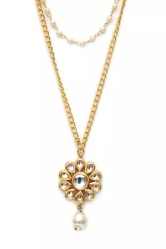 Gold layered kundan and pearl gold neckpiece