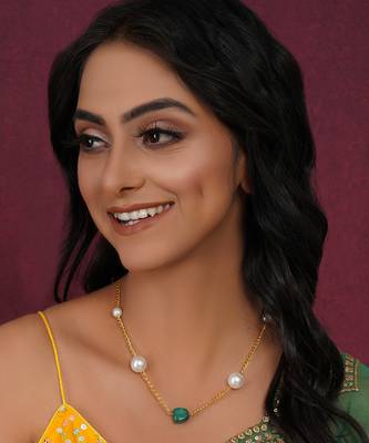Gold layered pearl and emerald neckpiece 1