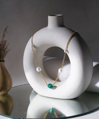 Gold layered pearl and emerald neckpiece 2