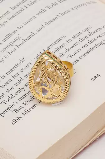 Gold kundan ring