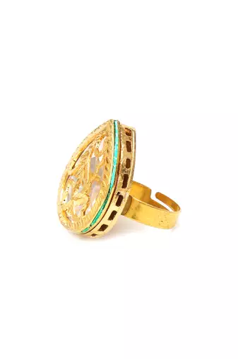 Gold kundan ring
