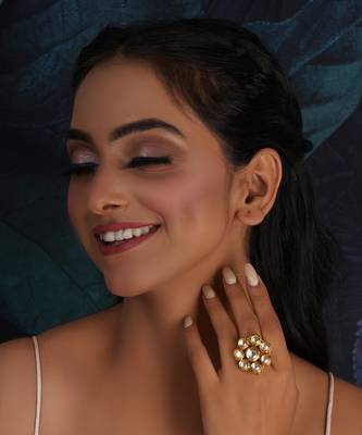 Gold kundan flower ring 1