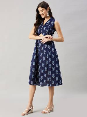 winered women navy blue front triangle cut -out a-line dress 4
