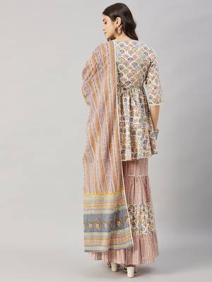Winered woman white geomatric print embroidery neck sharara with dupatta set 6