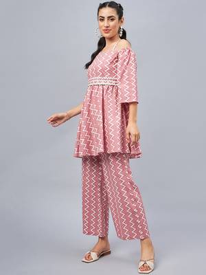 Winered woman one- shoulder chevron print co-ord set 4
