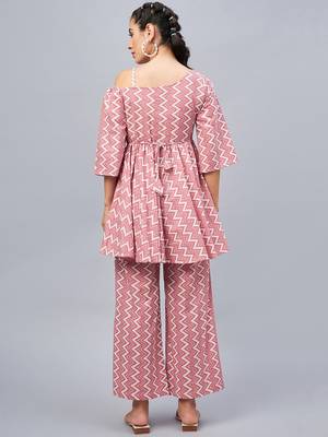 Winered woman one- shoulder chevron print co-ord set 6