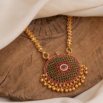  golden necklace with oval emerald pendant  one gram gold 1