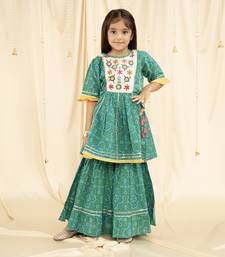 Three Fourth Sleeves bandhani Print and embroirdered, Lace Embellished Kurta & Garara set- Green