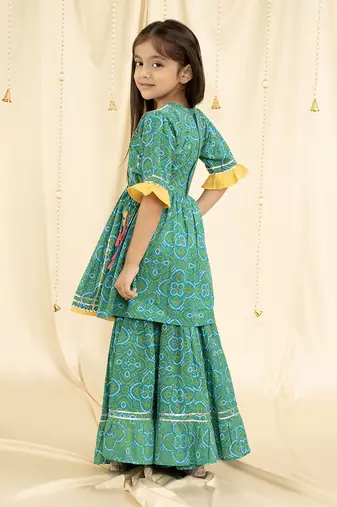 Three Fourth Sleeves bandhani Print and embroirdered, Lace Embellished Kurta & Garara set- Green