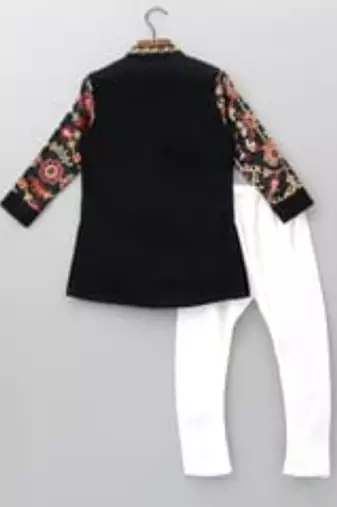 Black stylish ikkat print kurta set