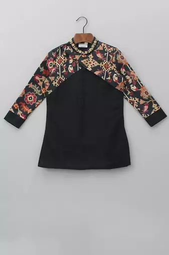 Black stylish ikkat print kurta set