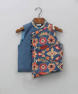 Sapphire blue hand embroidered kurta set 3