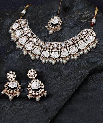 White kundan choker necklace set 2