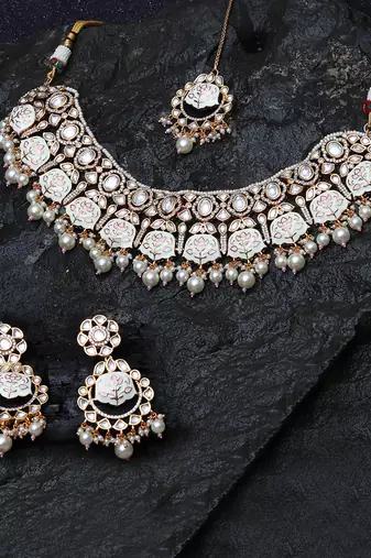 White kundan choker necklace set