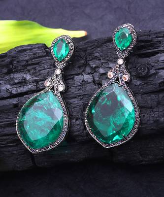 Green kundan dangler earrings 3
