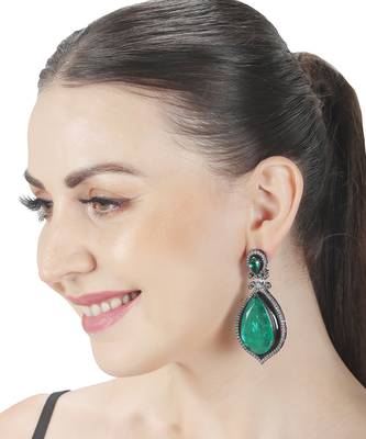 Green kundan dangler earrings 1