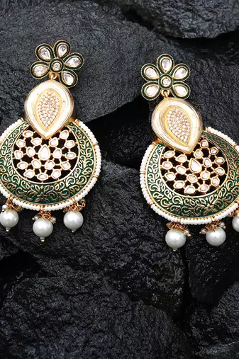 Green kundan & meenakari chaandbaali earrings