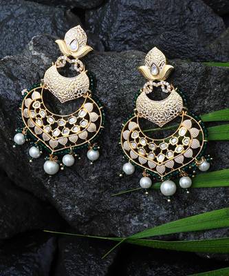 Green kundan meenakari chaandbaali earrings 1