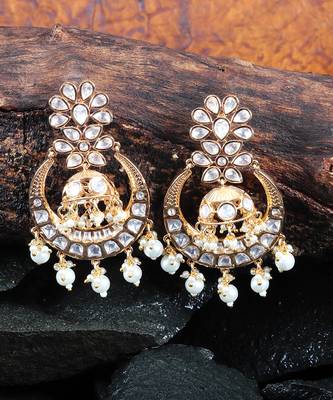 White kundan chaandbaali earrings 3