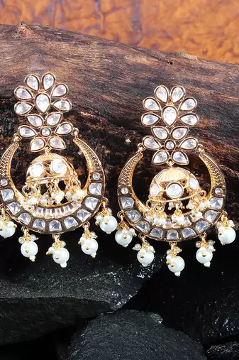 White kundan chaandbaali earrings