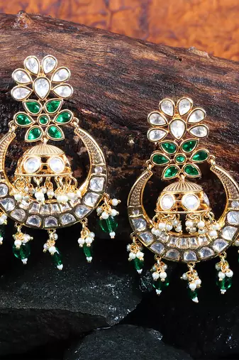 Green kundan chaandbaali earrings
