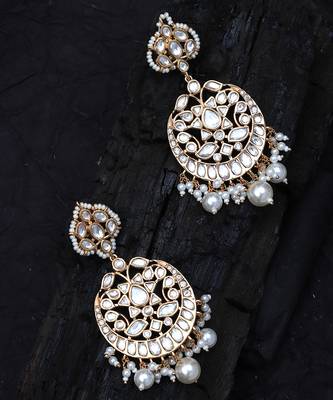 White kundan chaandbaali earrings 5