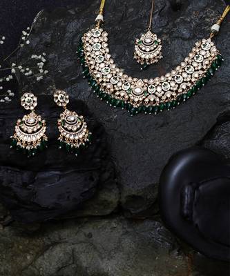 Emerald green meenakari kundan choker set 2