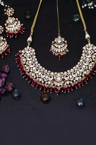 Vibrant red meenakari kundan choker set