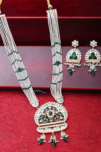 White & emerald kundan long necklace set