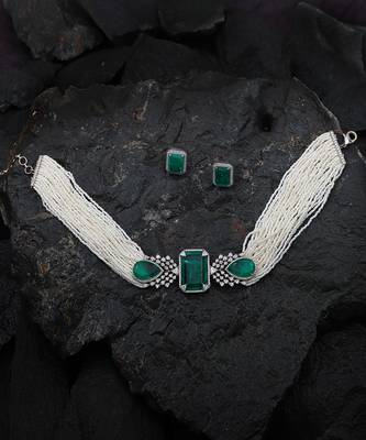 Emerald green kundan choker set 2