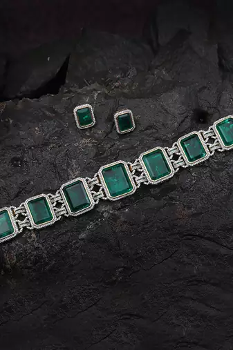 Emerald green doublet choker set