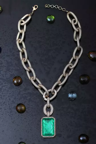 Green kundan necklace