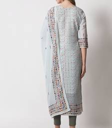 Tea Green Embellished Silk Blend Women's Kurta, Pyjama & Dupatta Set