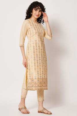 Cream Woven Silk Blend  Kurta pant  with Dupatta Set 3