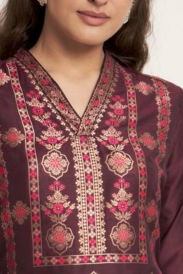 Dark Wine Woven Silk Blend  Kurta pant  with Dupatta Set 4