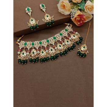 Gold plated traditional kundan pearl choker jewellery set for women 1
